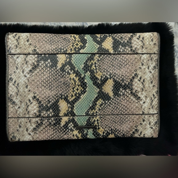 Rebecca Minkoff Clutch (never worn) - Picture 5 of 8